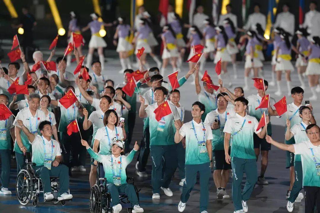 五星红旗入场！中国体育代表团来了
