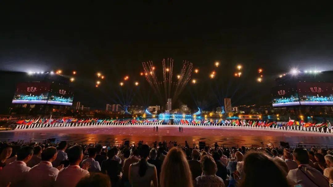 五星红旗入场！中国体育代表团来了