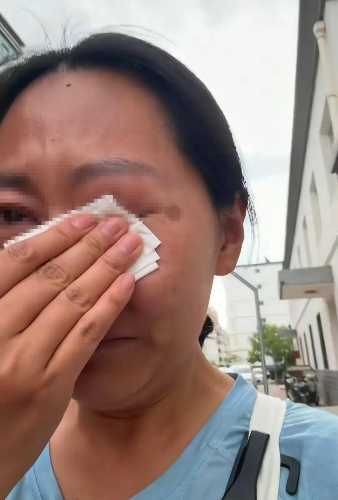 女子称扶老人反遭诬陷,维权两月不能就换来“阴阳”道歉信