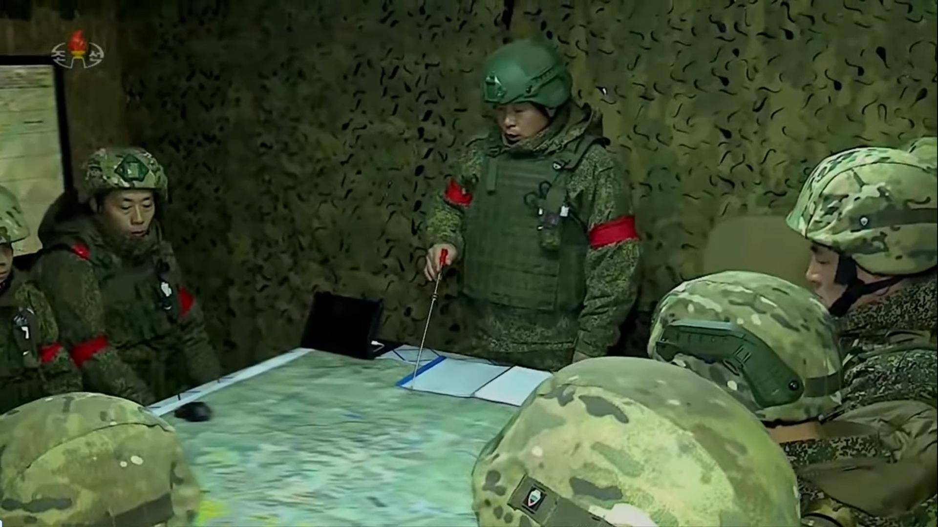 面对乌军包围,朝鲜少校与11名特种兵死战不退,牵着手拉响光荣弹