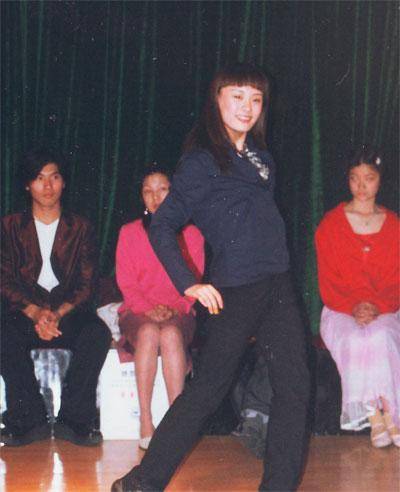 景区“打工人”郑国霖“火出天际” 母校校长:为他骄傲