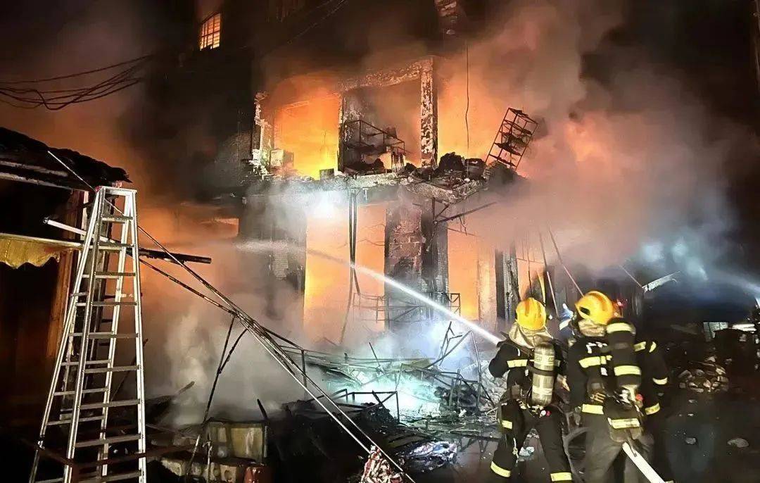 女子睡觉时，床上的它突然爆炸！紧急提醒