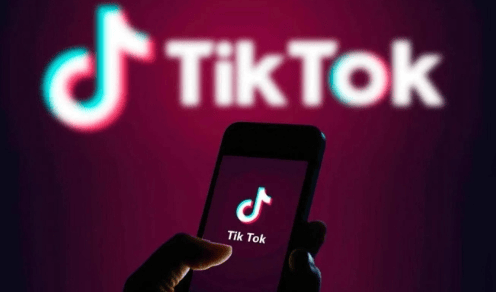 中美谈判结束，出现罕见一幕，双方牵头人没握手，却达成一项重要共识，中方代表一脸从容