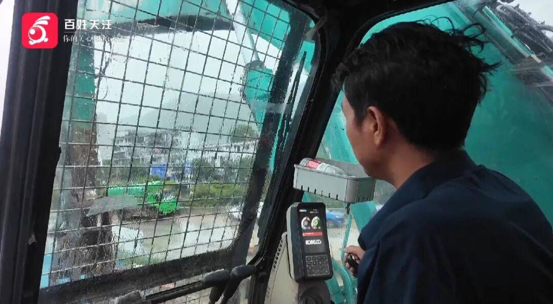 心酸!12岁男孩“独居”贵阳一安置房内,父亲回应:迫于无奈,因为……