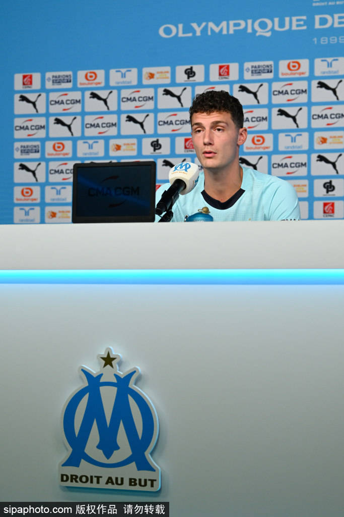 登贝莱荣膺2025金球奖！法甲赛场再现世界最佳风采