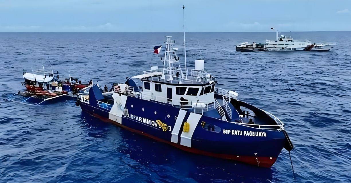 我海警船又被菲船撞伤，南海问题应该怎样解决？