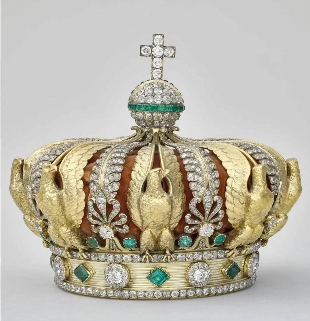 卢浮宫被盗的珠宝中，有拿破仑送给妻子的爱情信物