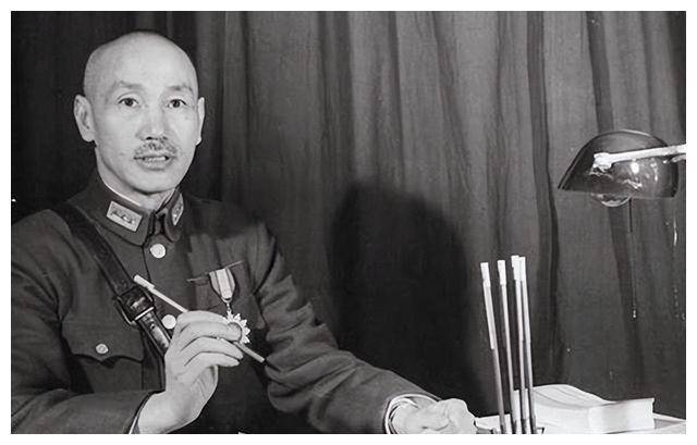 披露：国民党在台湾是怎样把军队玩没的？